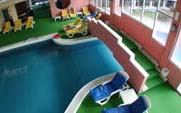 überdachter und unbedachter offener Pool