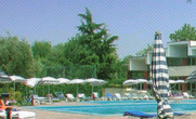 überdachter und unbedachter offener Pool